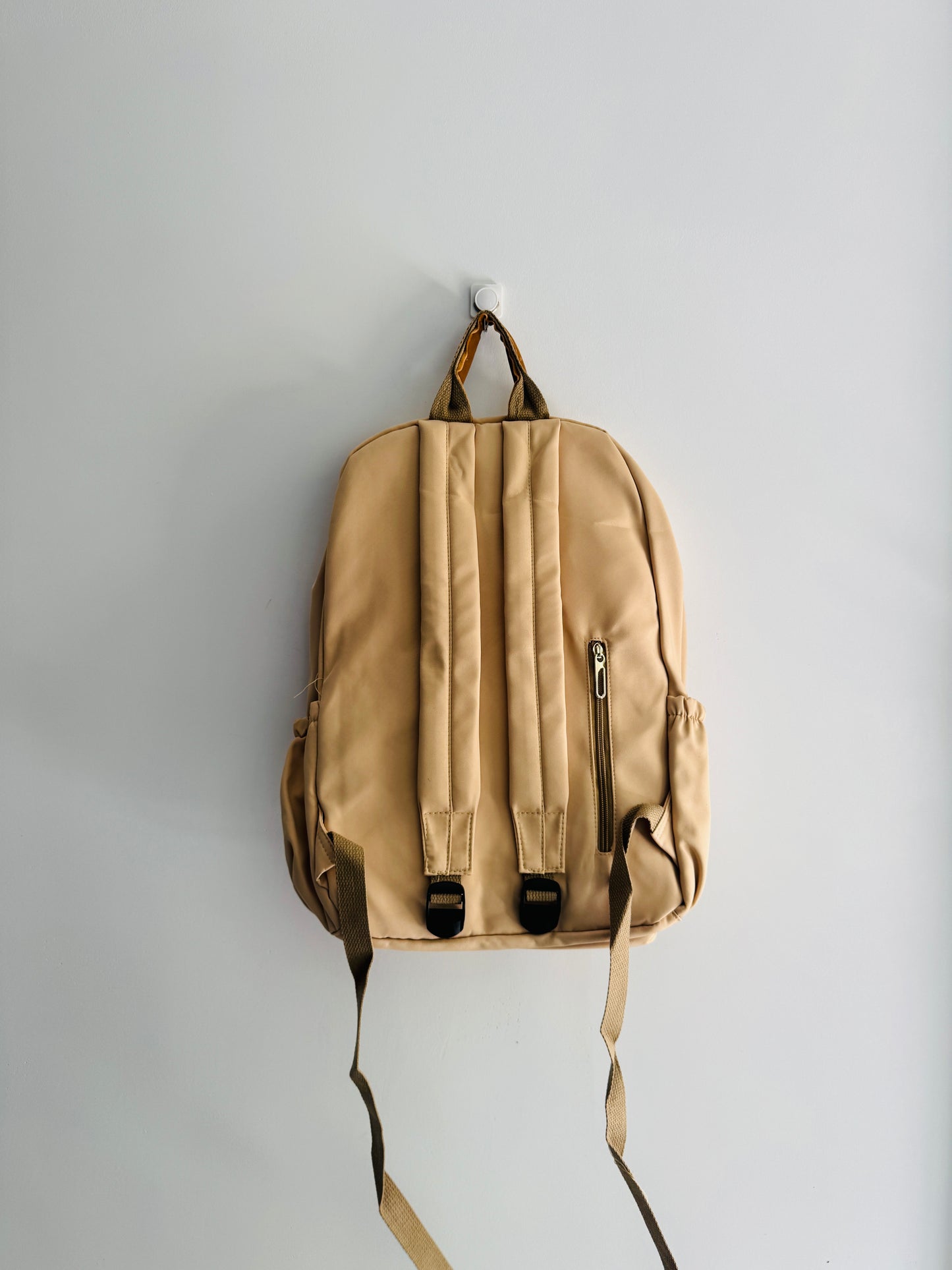 IMPORTED BACKPACK 8e6-d11