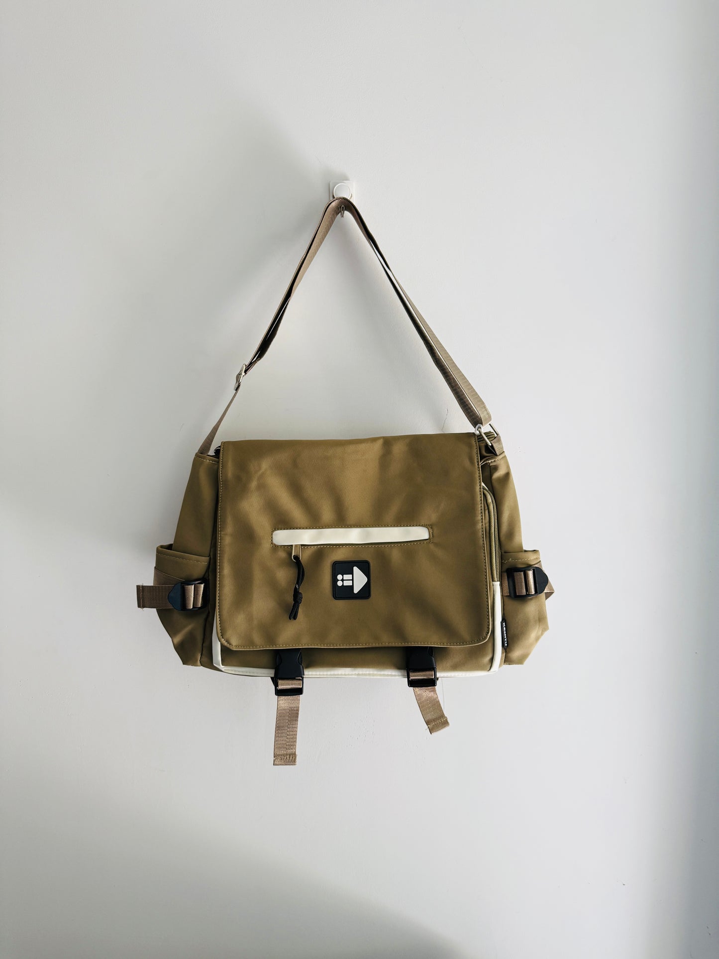 IMPORTED CROSSBODY BAG 9h2-C7
