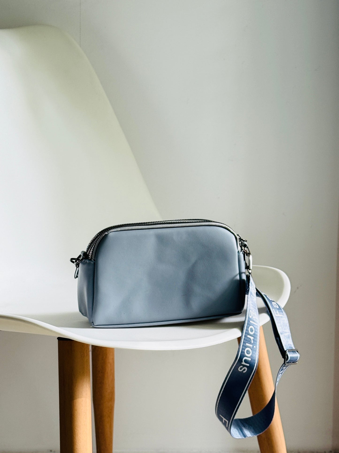 SLING BAG 4I9
