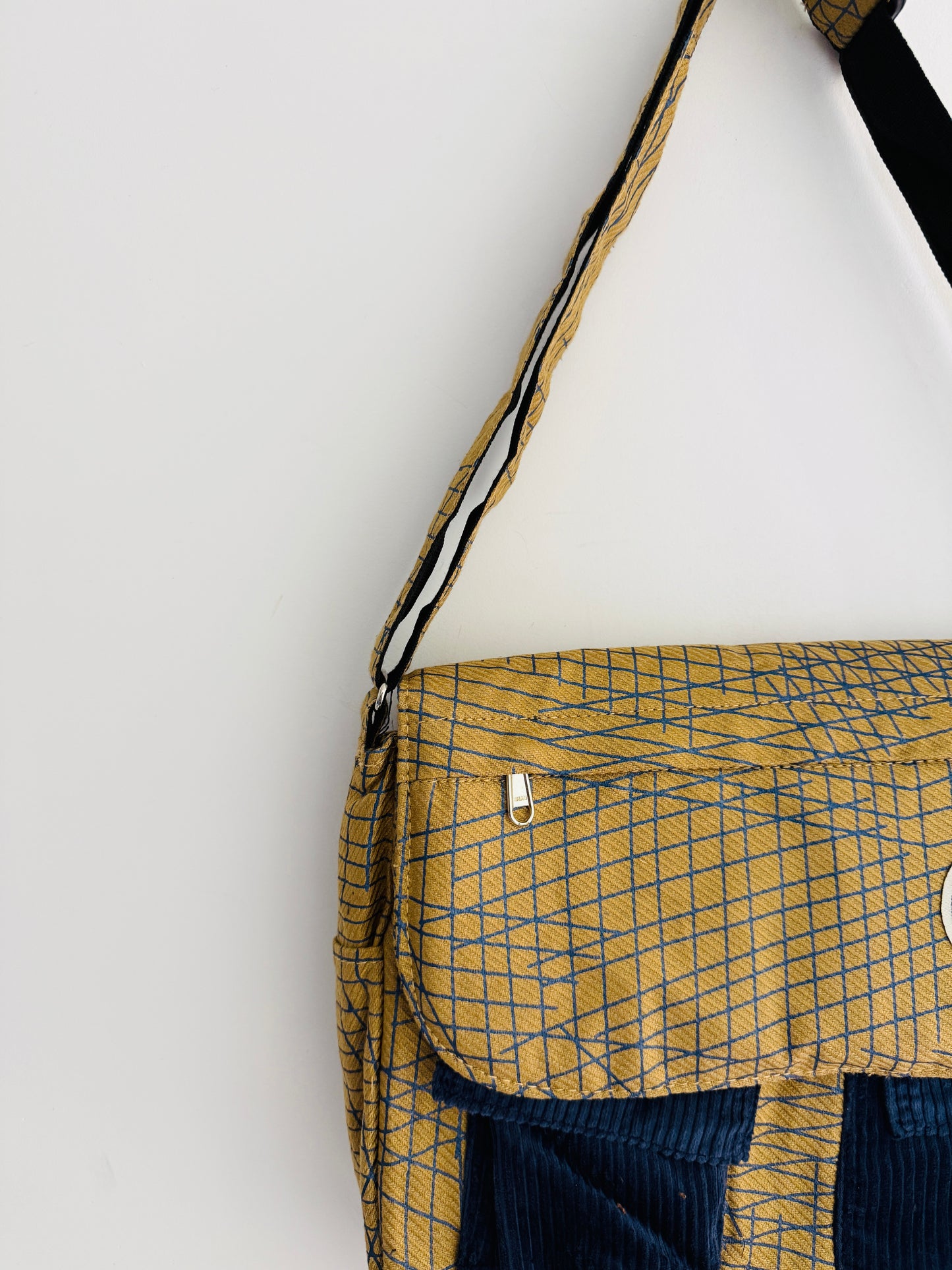 CROSSBODY BAG 3J5-D9