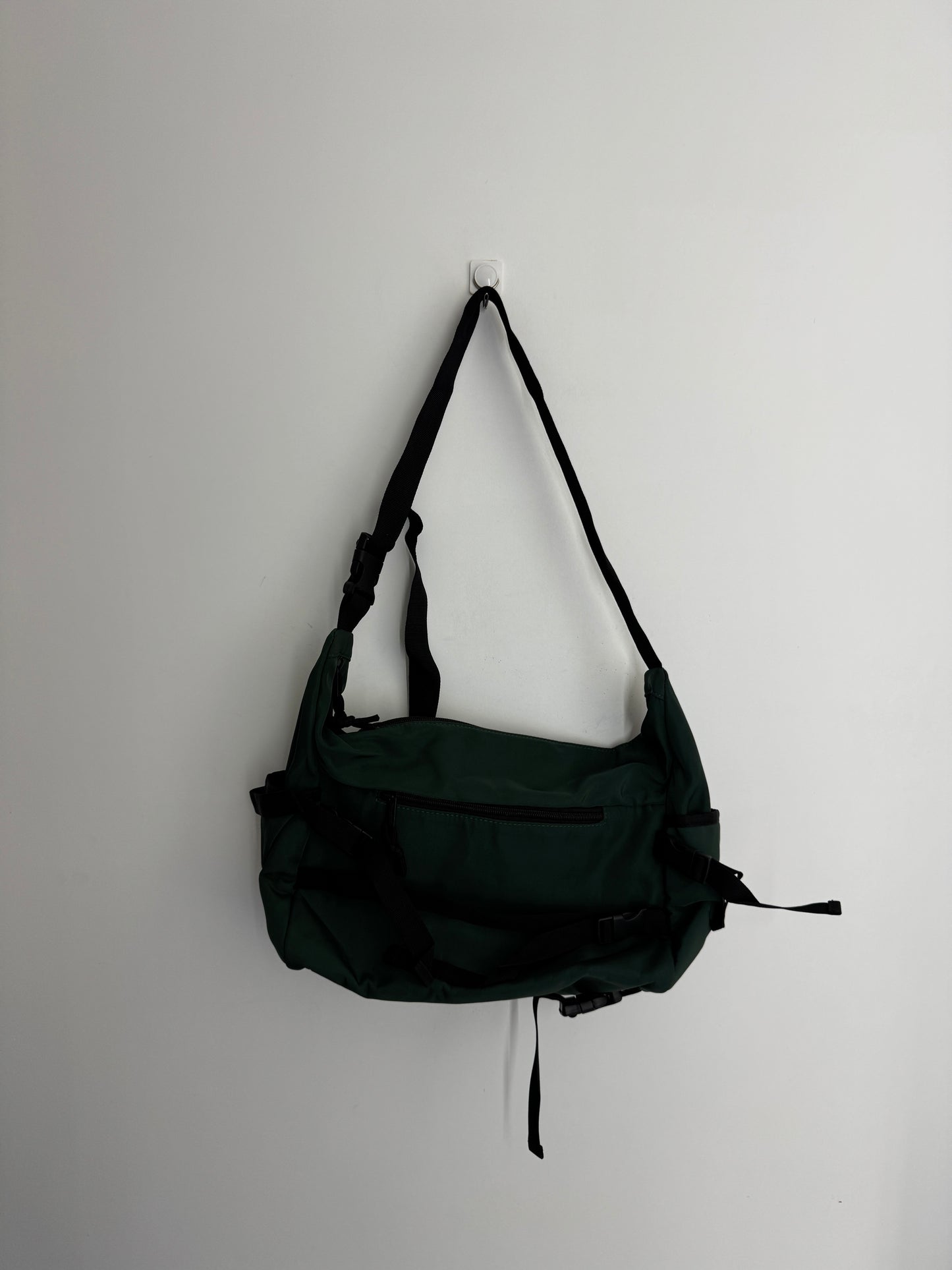 IMPORTED CROSSBODY BAG 7f8-I14
