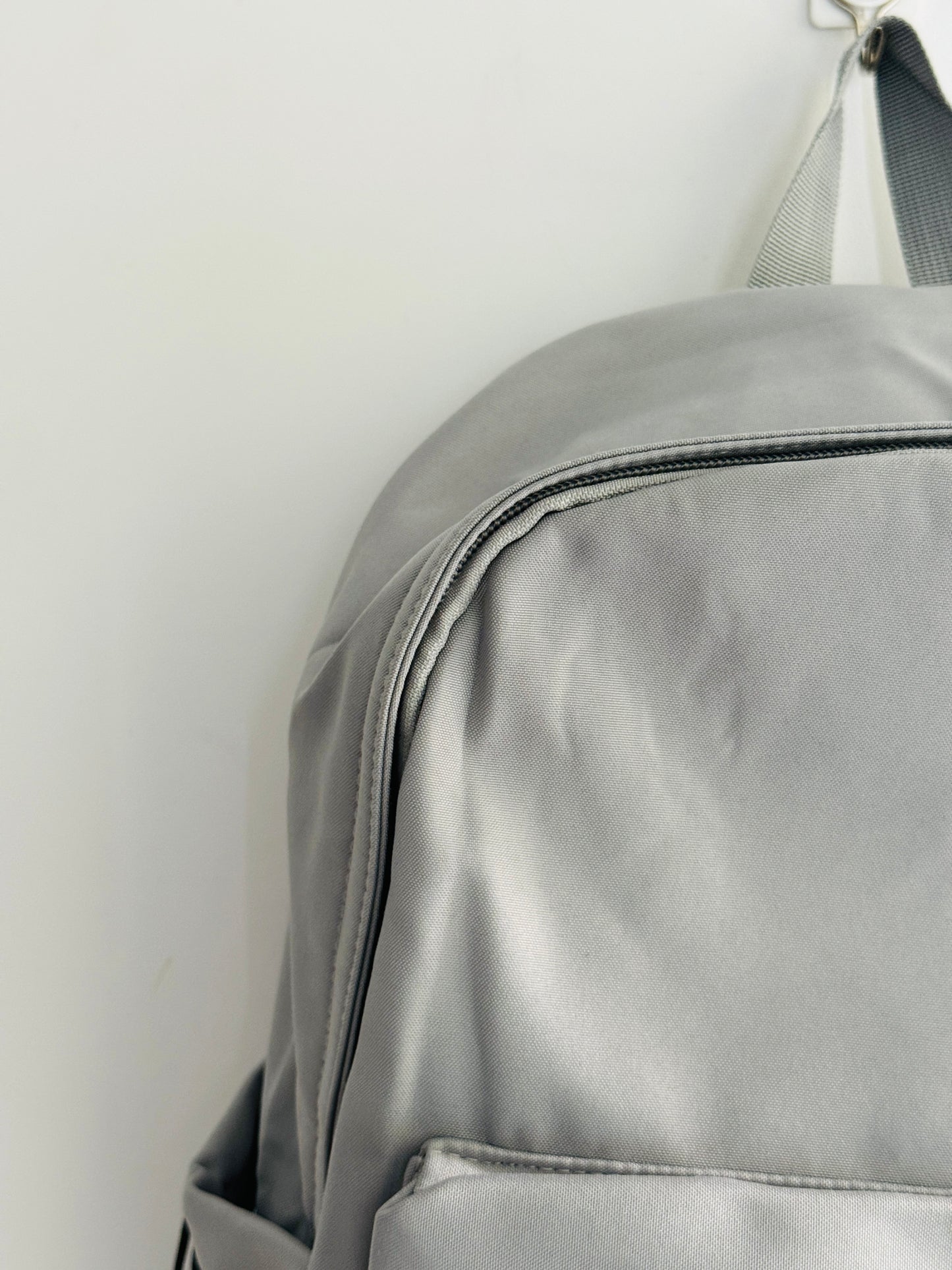 IMPORTED BACKPACK 8h4-H12