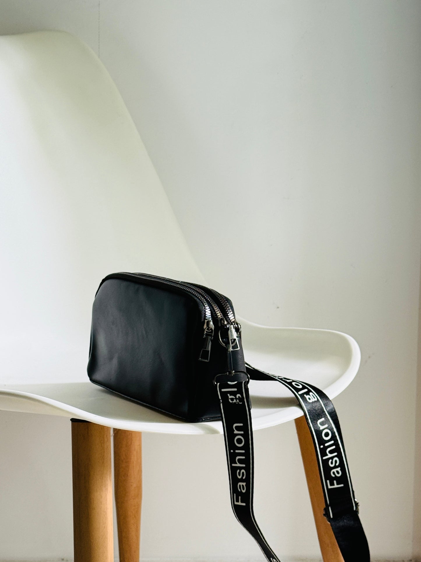 SLING BAG 5I1