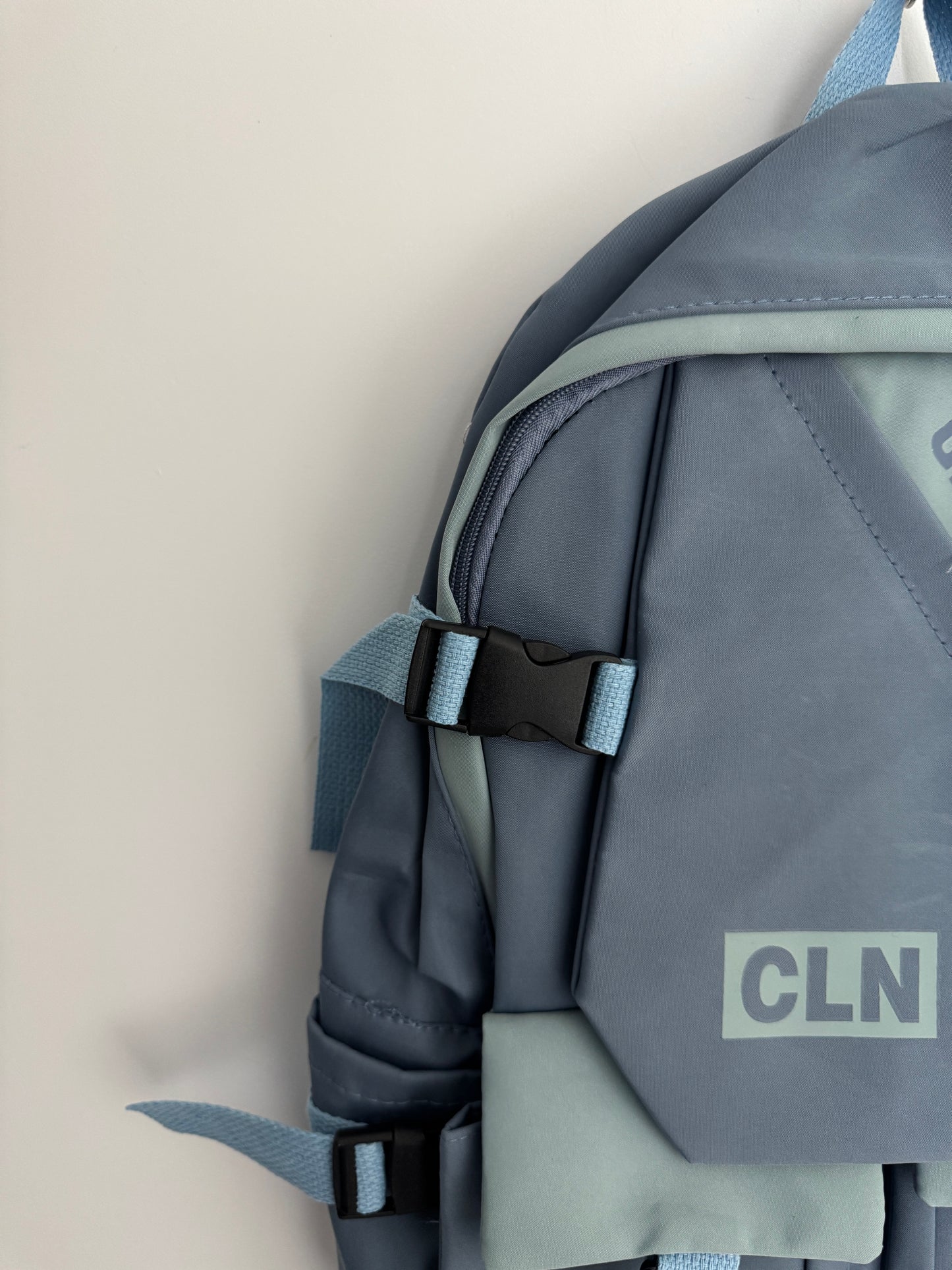 IMPORTED BACKPACK 1f4-H16