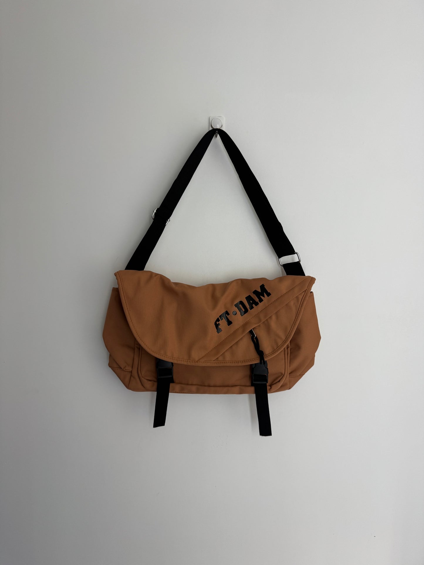 IMPORTED CROSSBODY BAG 8f2-I16
