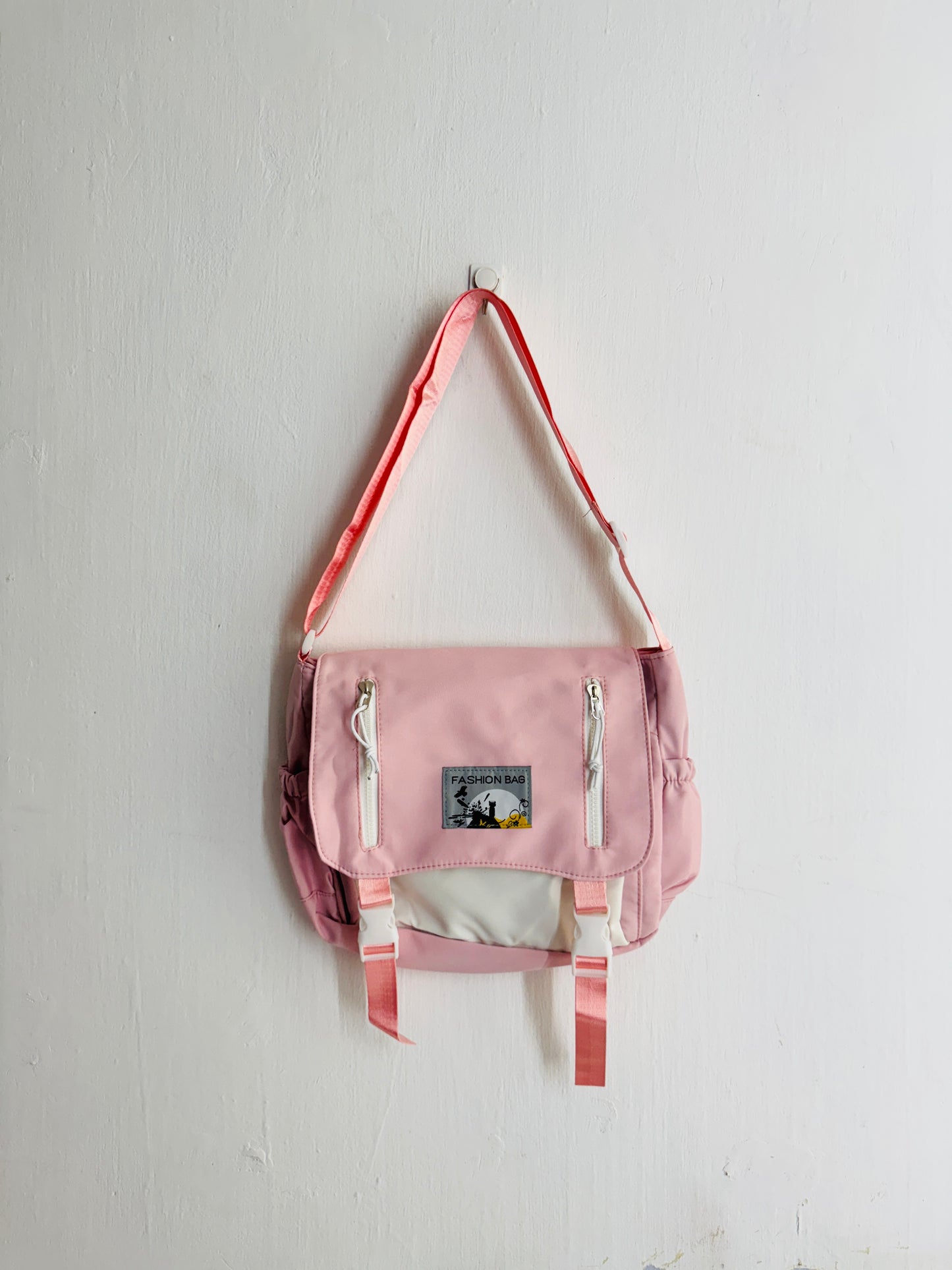 IMPORTED MESSENGER BAG 08