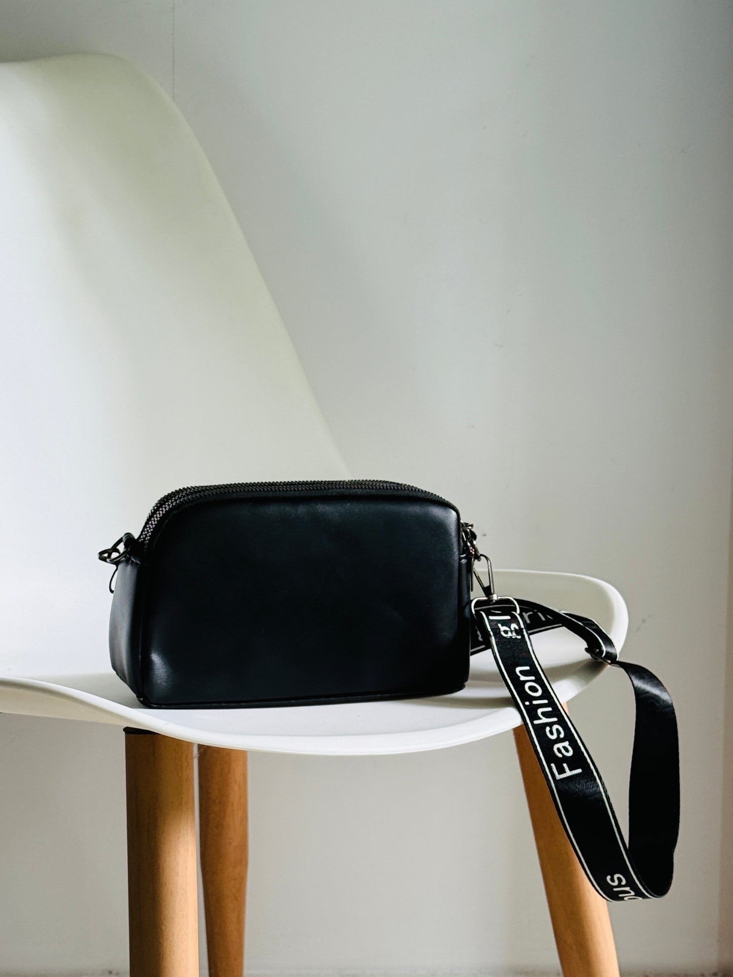 SLING BAG 5I1
