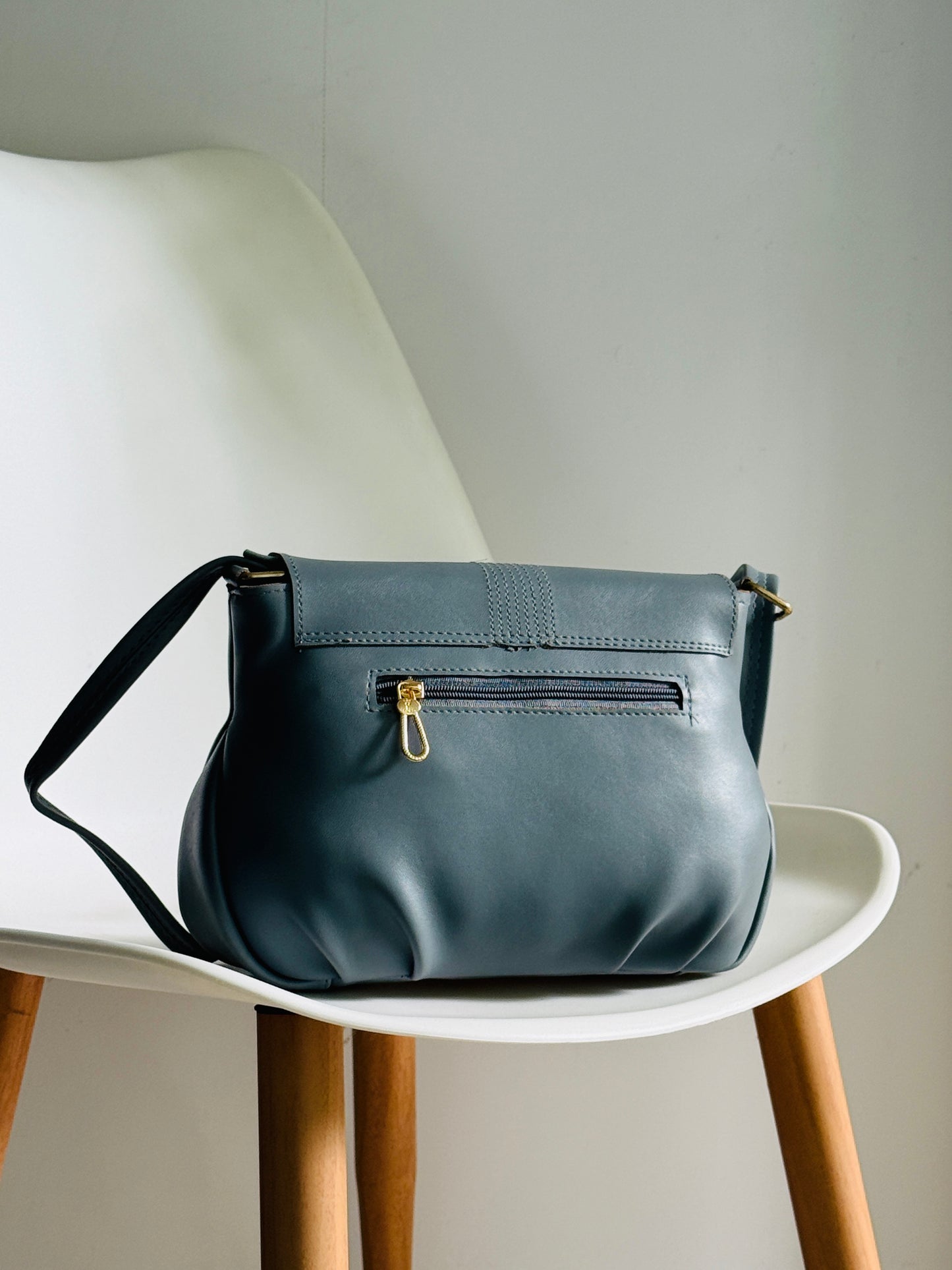 SLING BAG 9I5