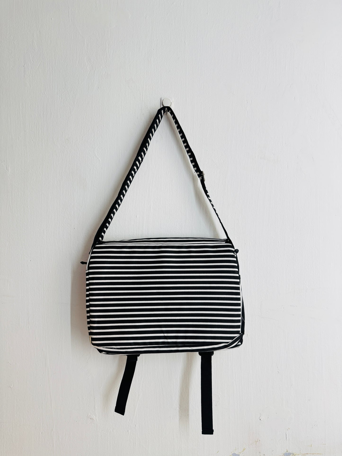 MESSENGER BAG (101)