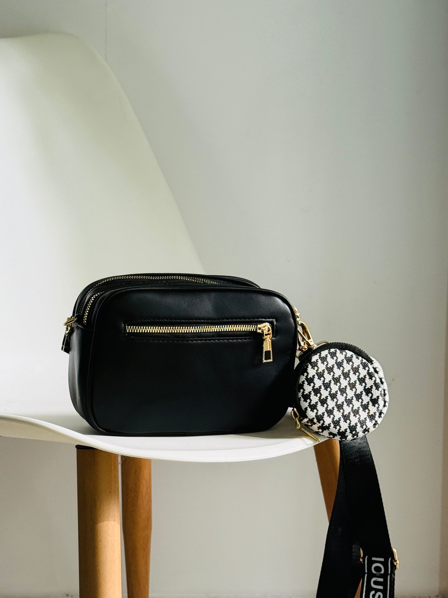 SLING BAG 5I5