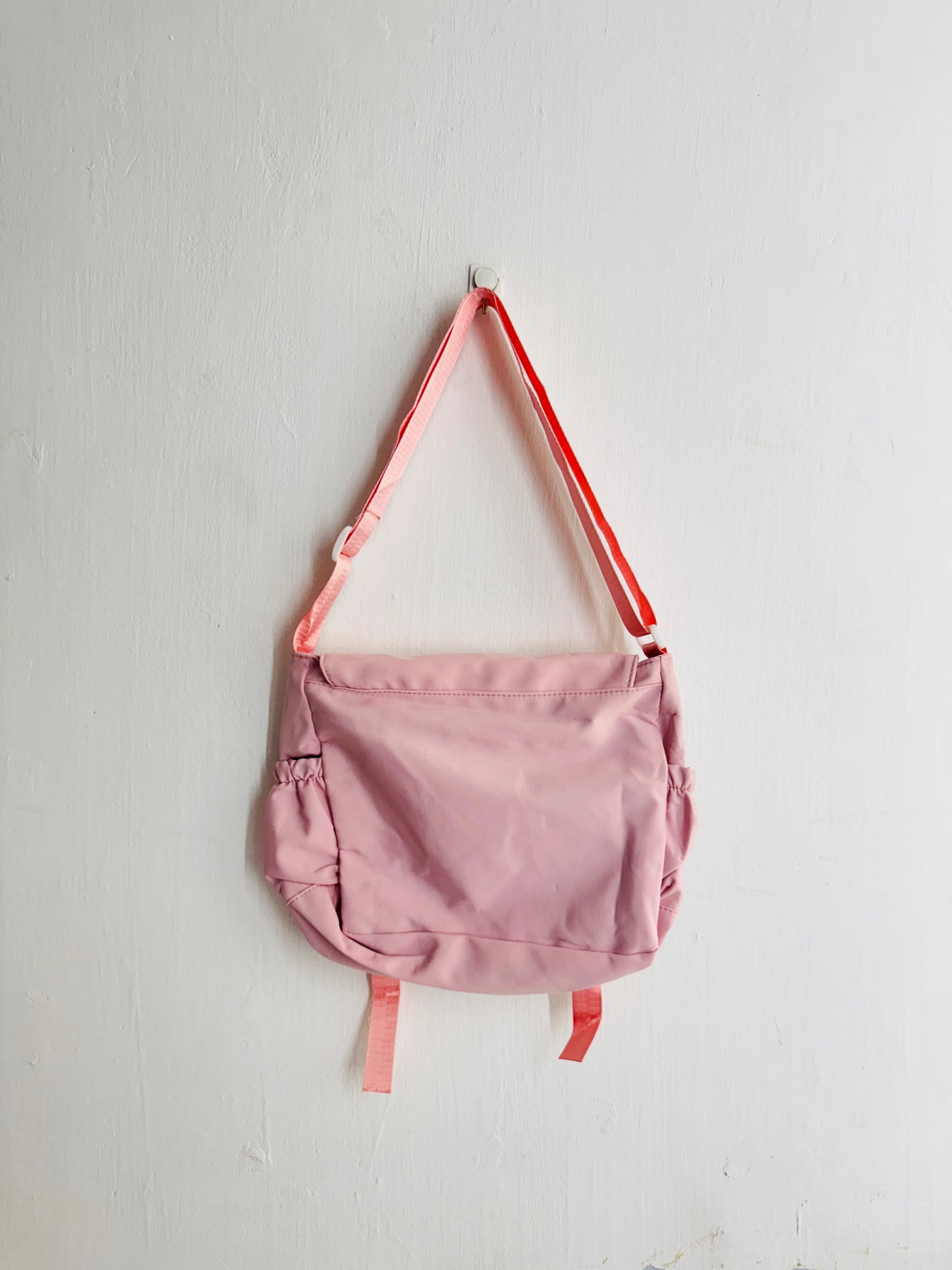 IMPORTED MESSENGER BAG 08