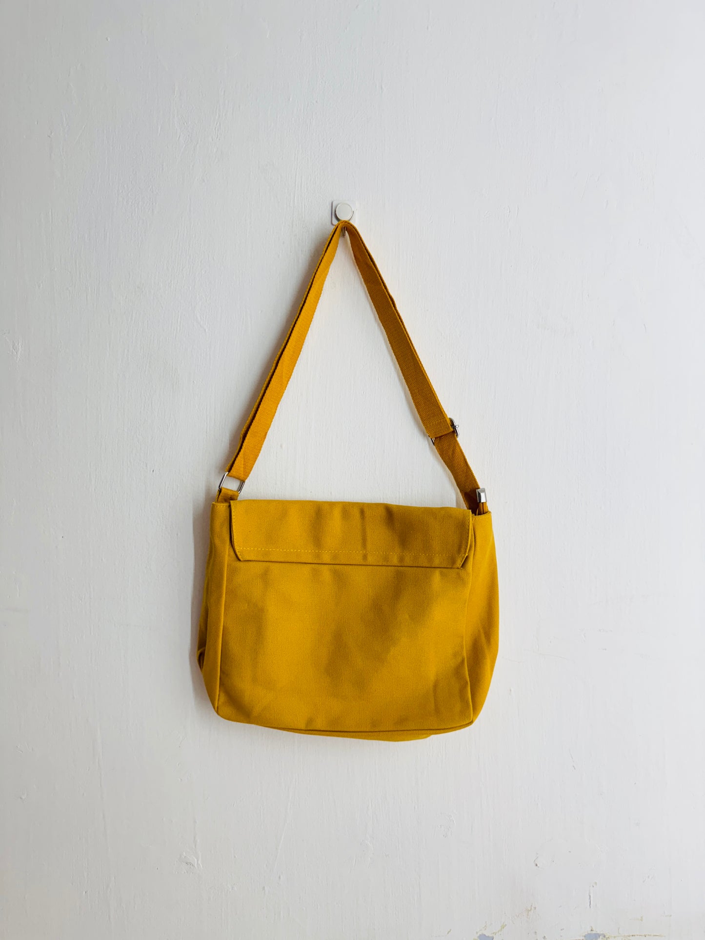 IMPORTED MESSENGER BAG 254