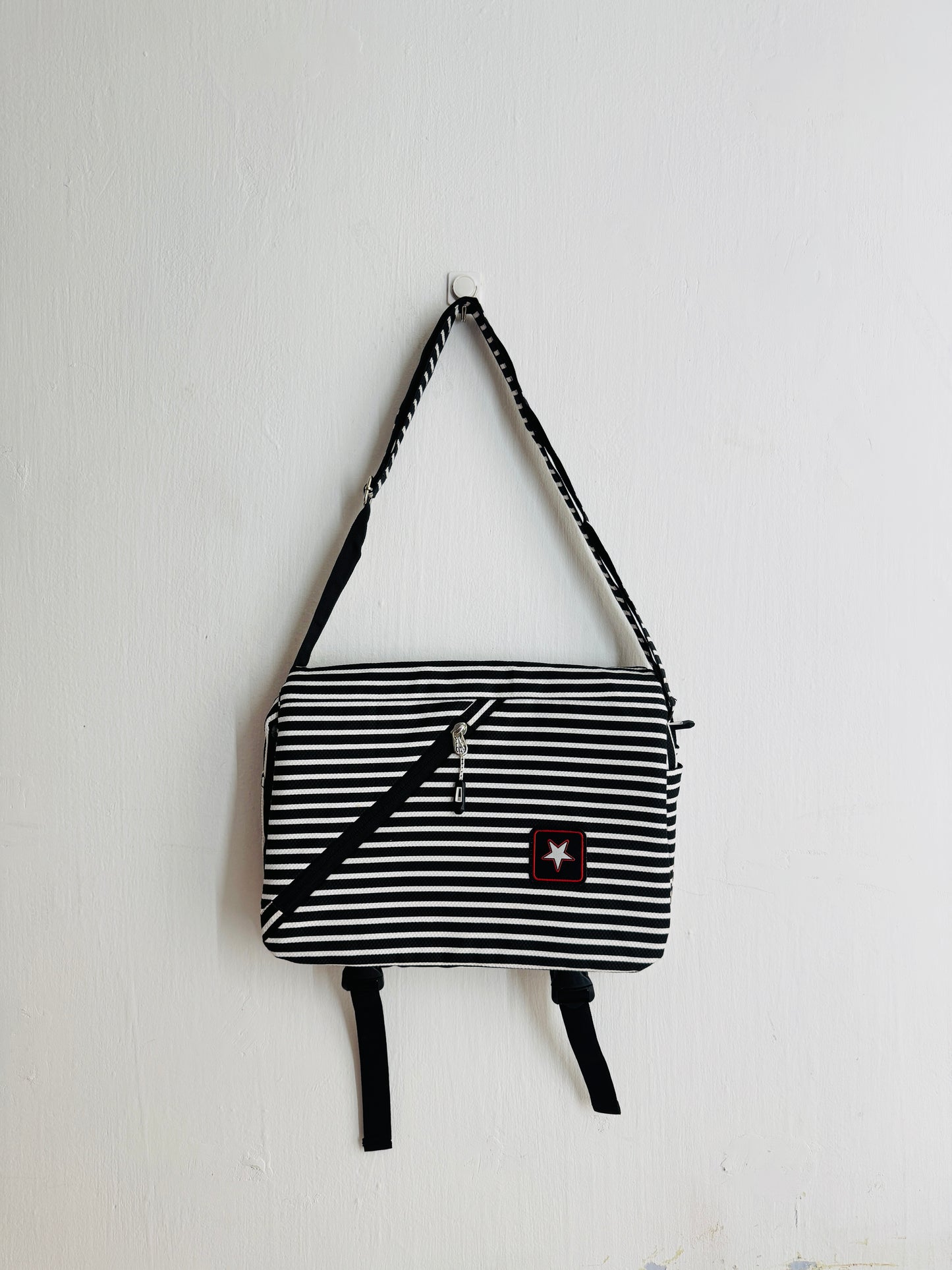 MESSENGER BAG (101)