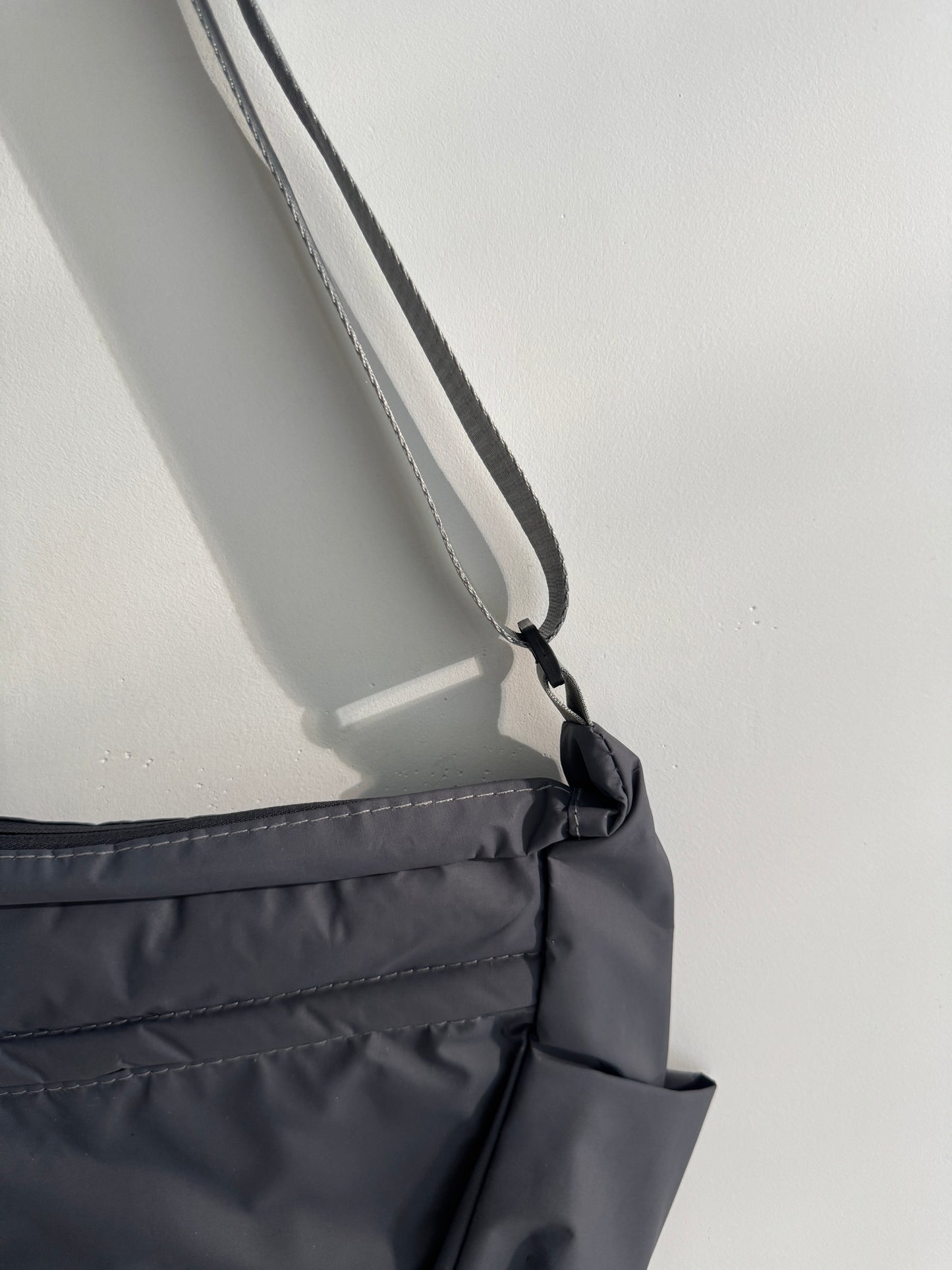 IMPORTED CROSSBODY BAG 6f4-F13