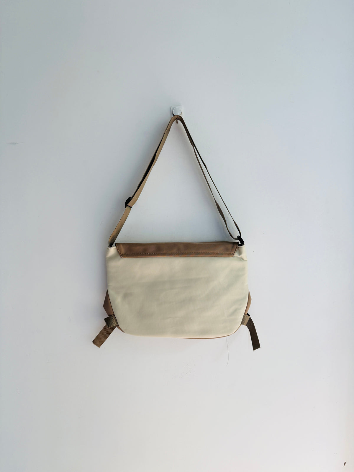 IMPORTED CROSSBODY BAG 8Q1-F3