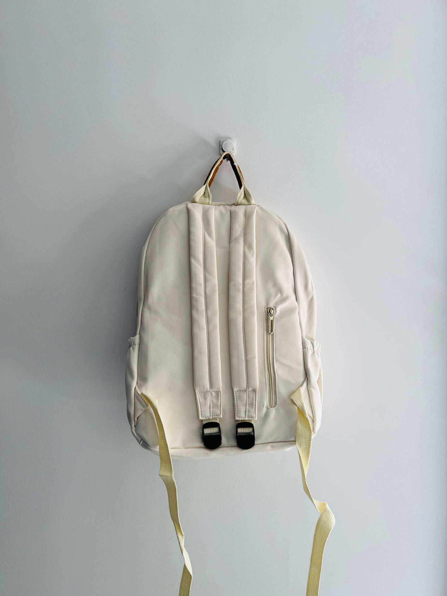 IMPORTED BACKPACK 8e4-d11