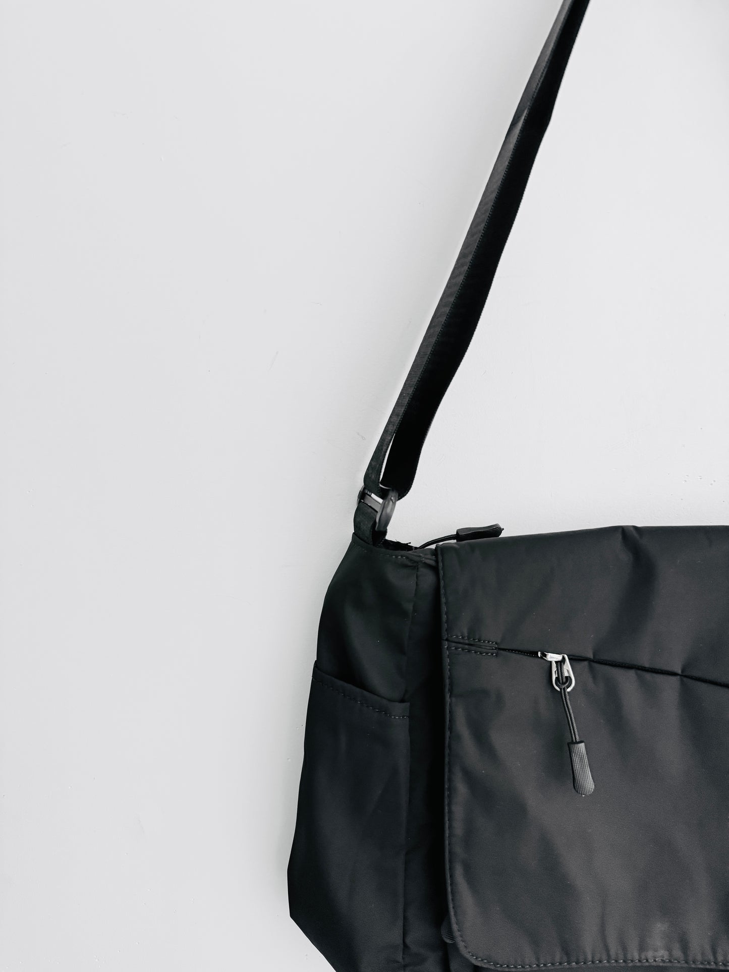 CROSSBODY BAG 6O6-A11