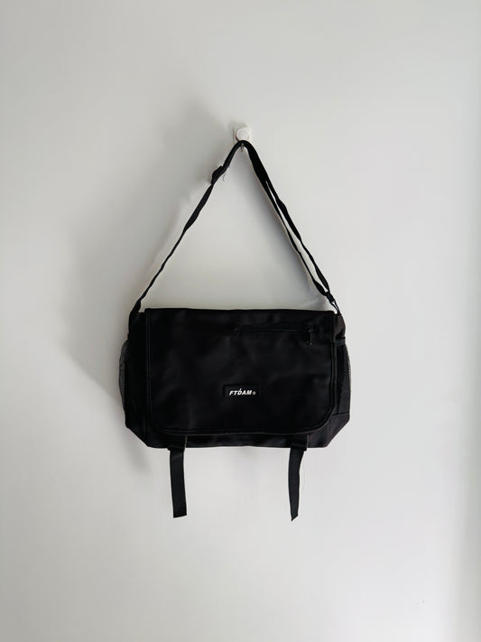 IMPORTED CROSSBODY BAG 2h9-g3