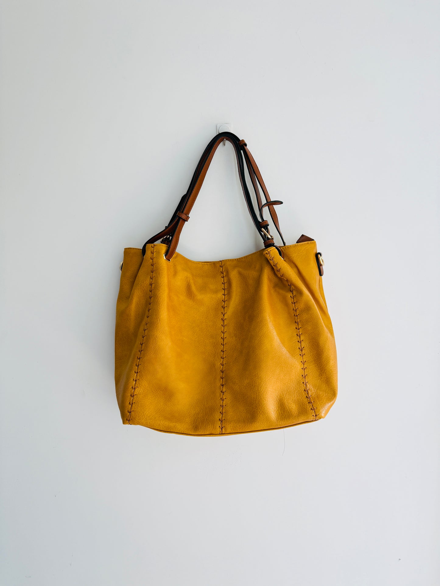 IMPORTED PREMIUM TOTEBAG 2L0-D7