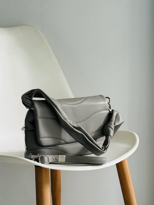 IMPORTED PREMIUM SLING BAG 4L0