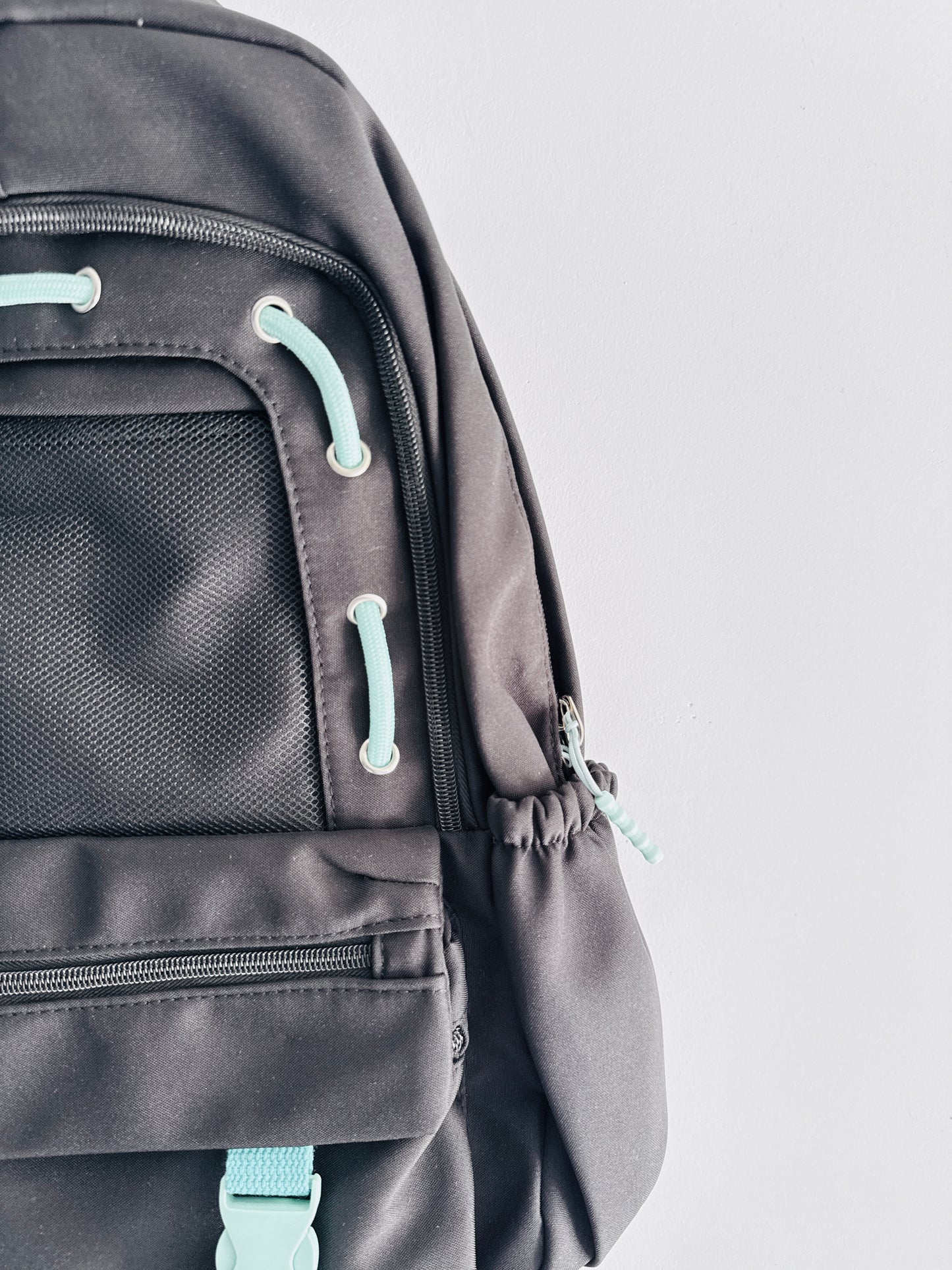 IMPORTED BACKPACK 8O5-G16