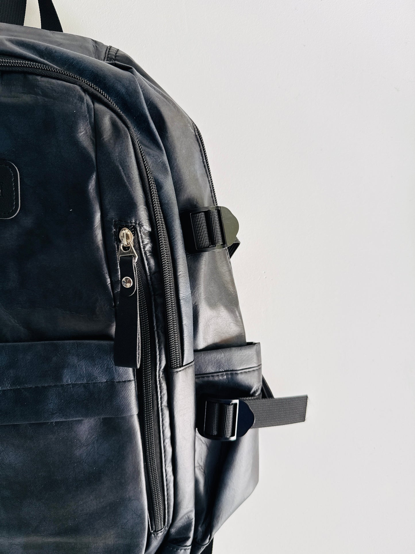 IMPORTED BACKPACK 8O7-A7