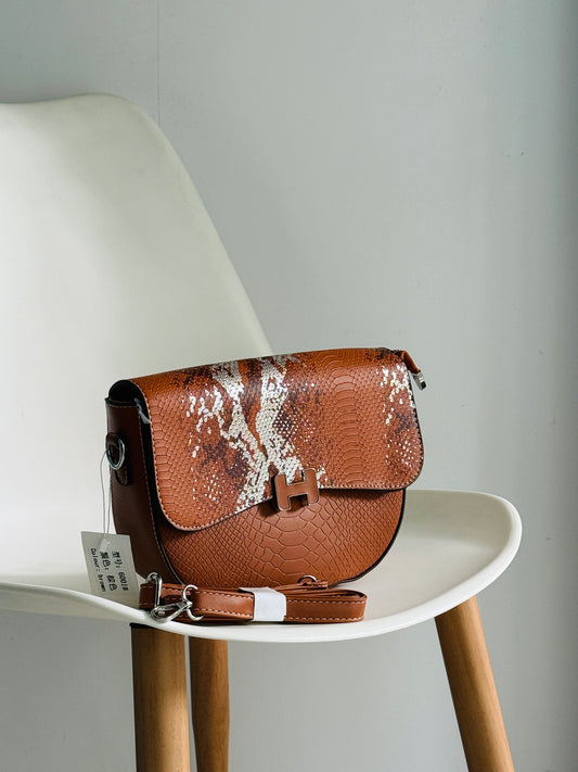 IMPORTED PREMIUM SLING BAG 4L1