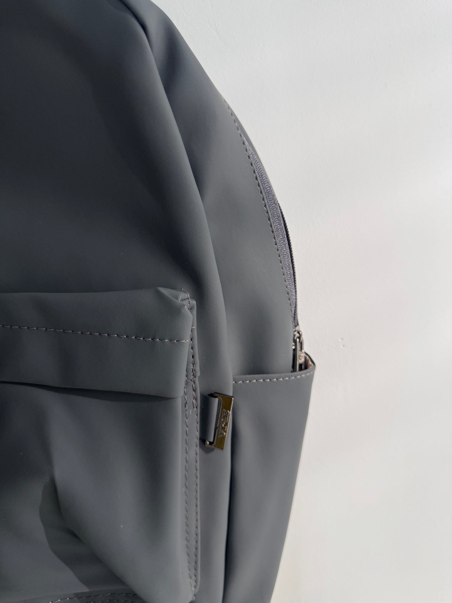 IMPORTED BACKPACK 6f6-H1