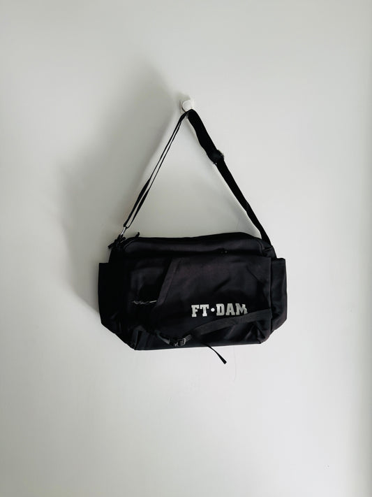 IMPORTED CROSSBODY BAG 3h3-I15