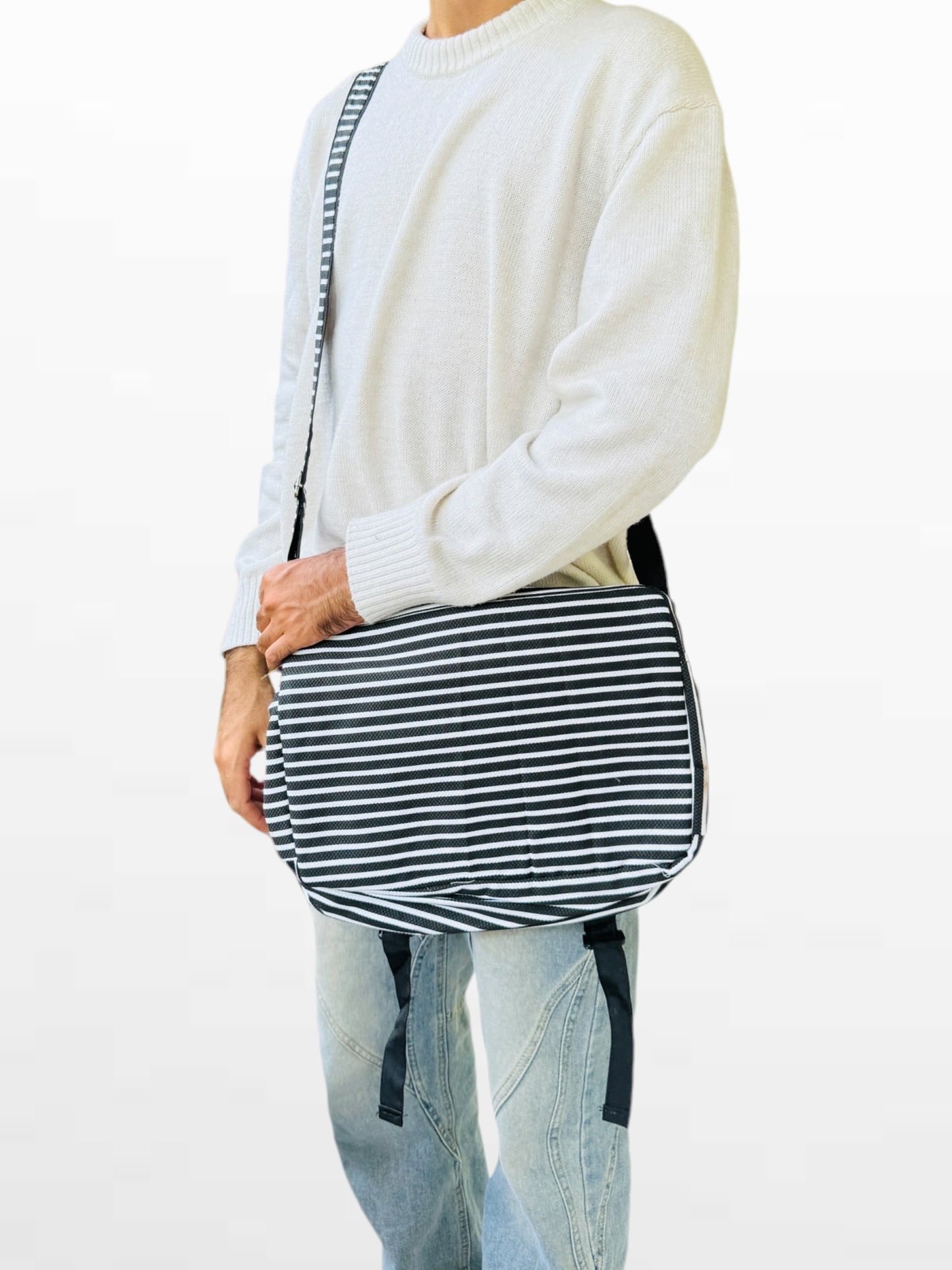 MESSENGER BAG (100)