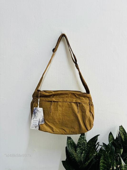 IMPORTED MESSENGER BAG (150)