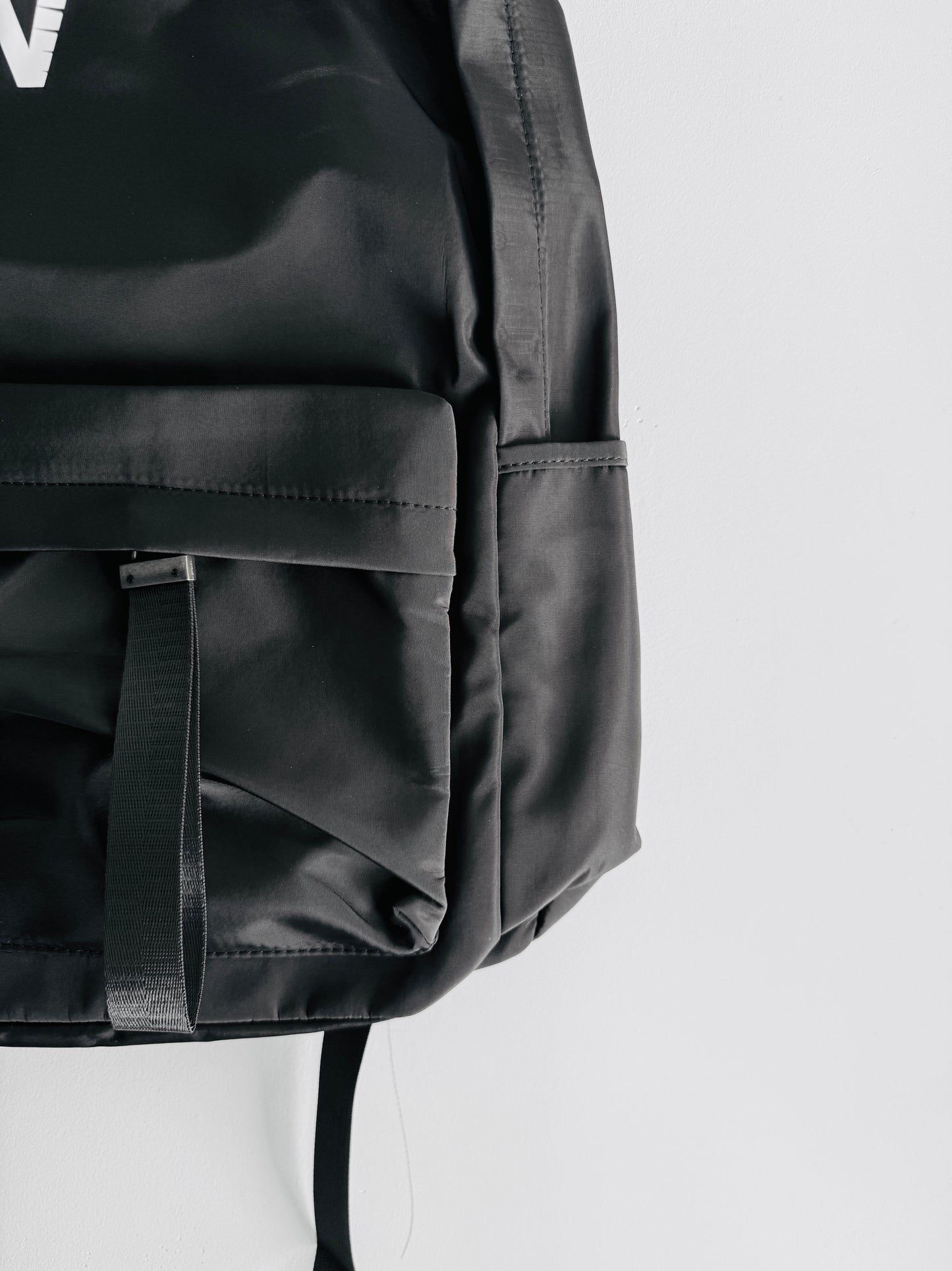 IMPORTED BACKPACK 1P0-I9