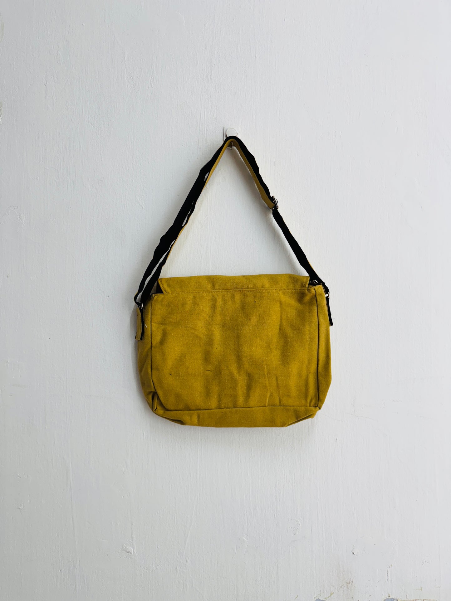 MESSENGER BAG (189)