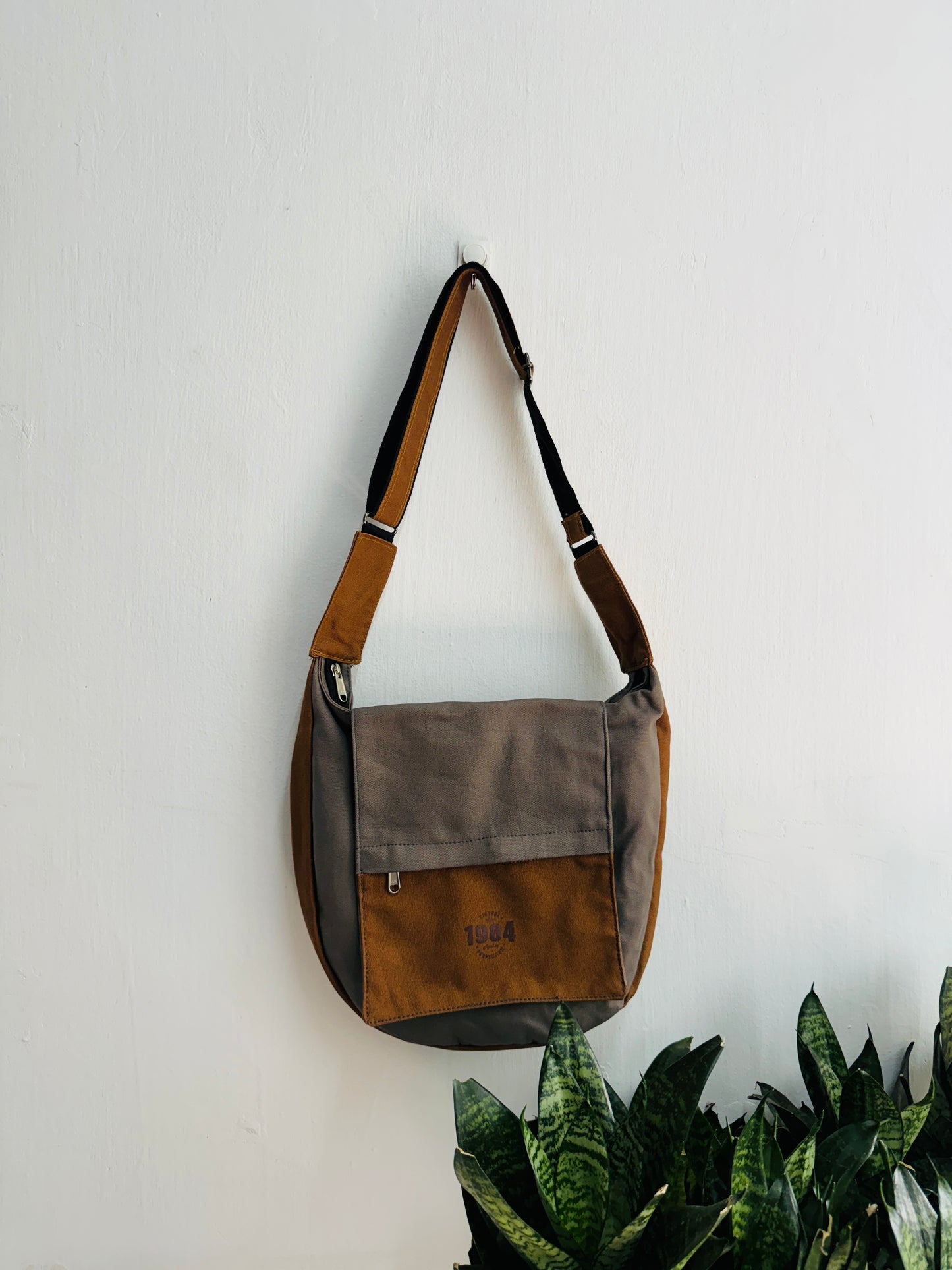 MESSENGER BAG 333