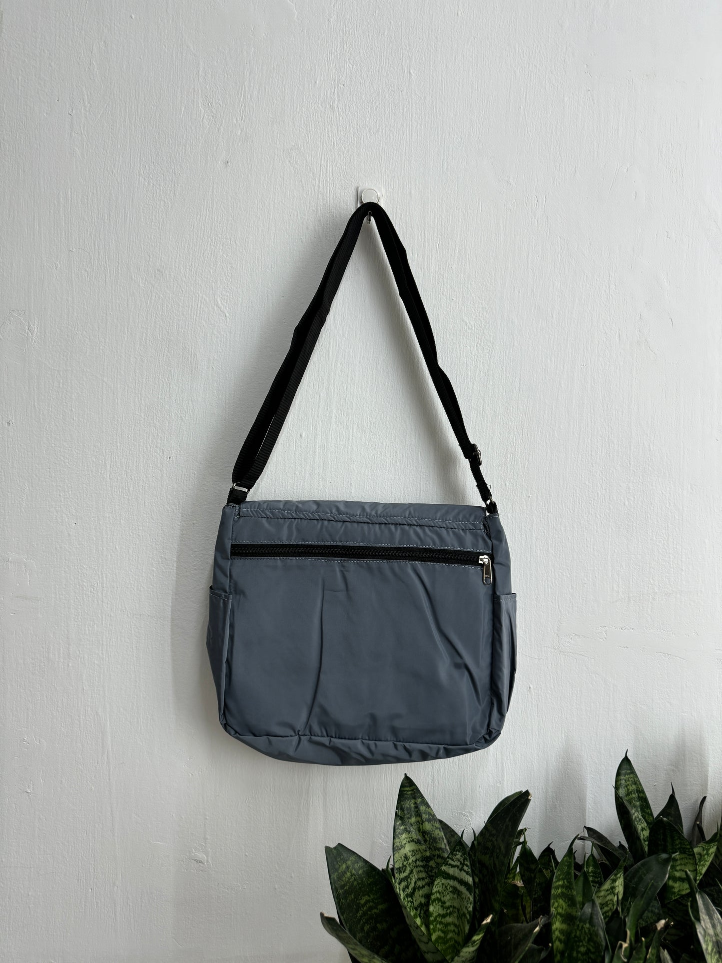 MESSENGER BAG 352