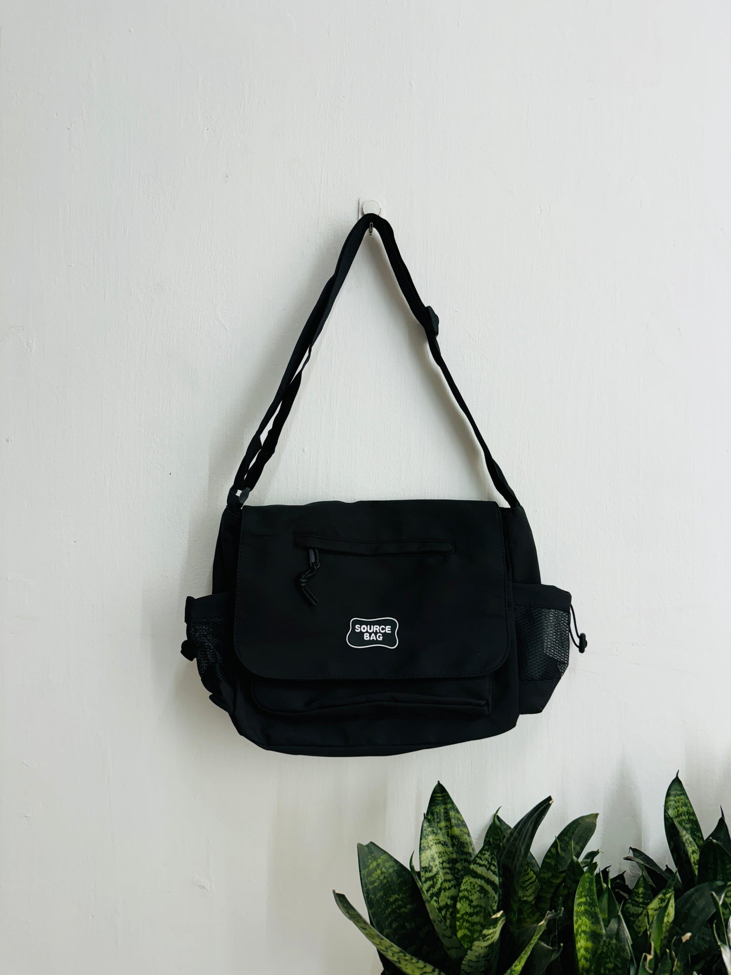 IMPORTED MESSENGER BAG 375